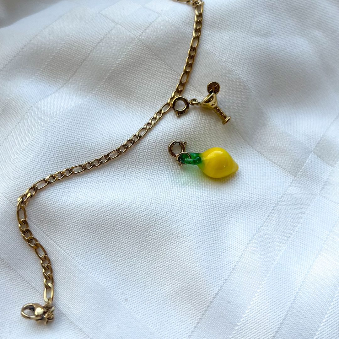 Sparkling Cosmo Charm | Cocktail bedel | Cocktailglas hangertje | The Charm Bar | Sieraden By Frances Falicia