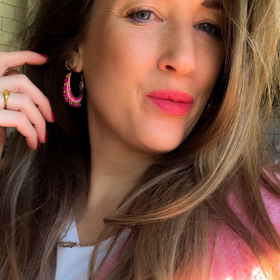 Violet | Bali Hoops met kralen | Stainless steel oorbellen | By Frances Falicia