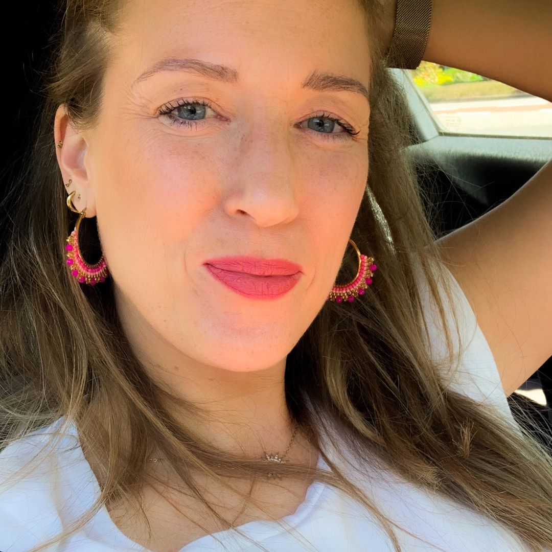 Violet | Bali Hoops met kralen | Stainless steel oorbellen | By Frances Falicia