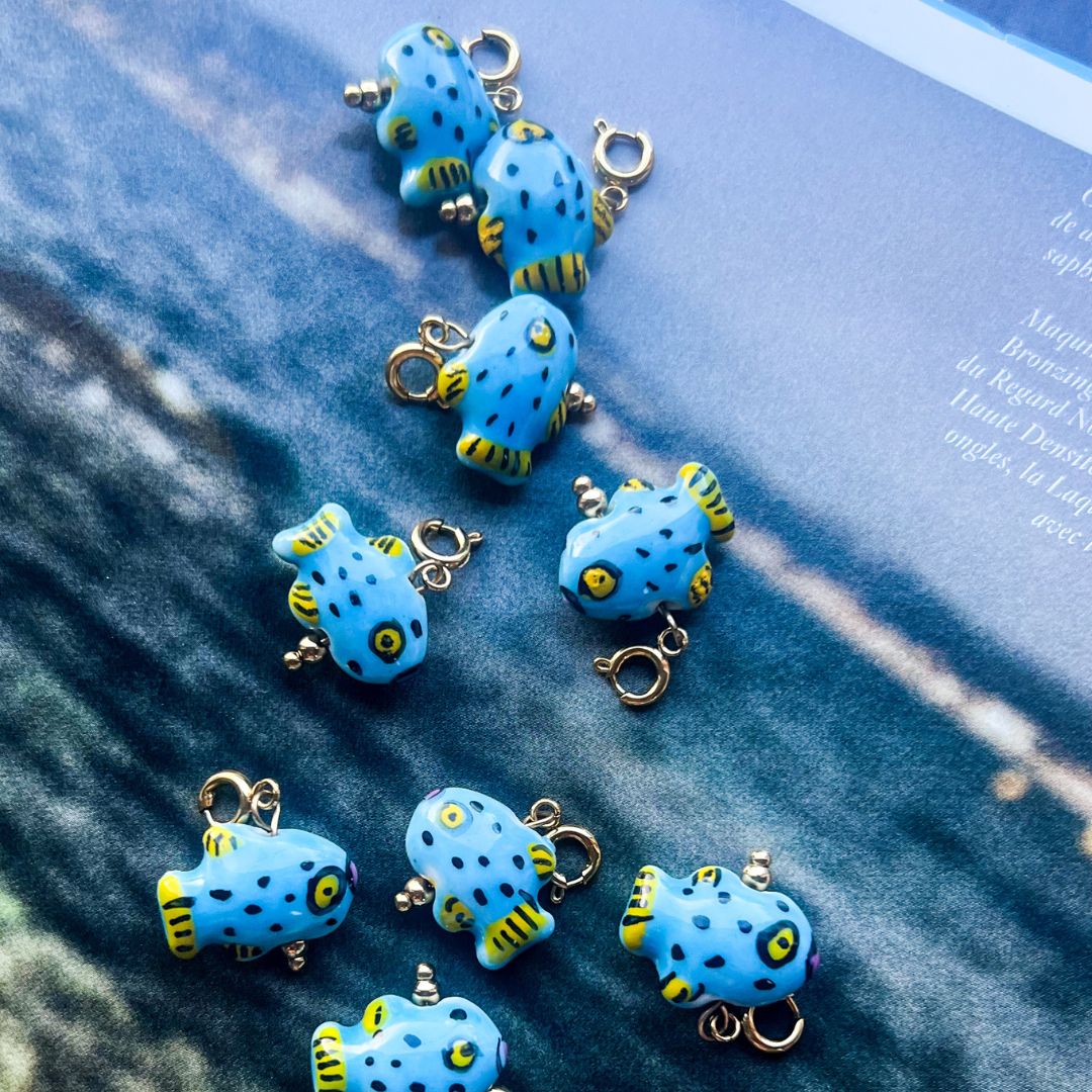 Blue Lagoon Charm | Tropische vis bedel | The Charm Bar | Sieraden By Frances Falicia