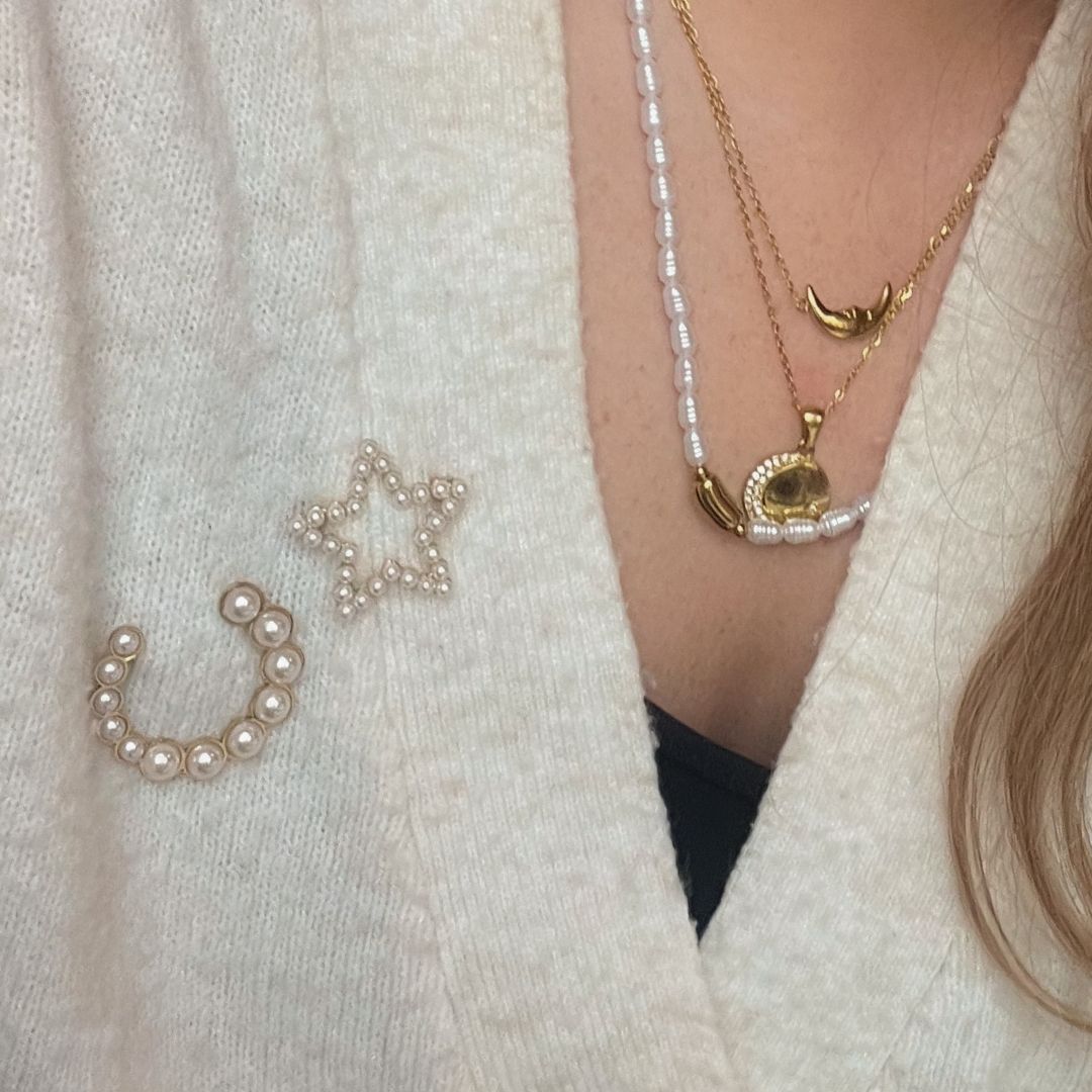 Broche | Hoefijzer met parels | Sieraden By Frances Falicia