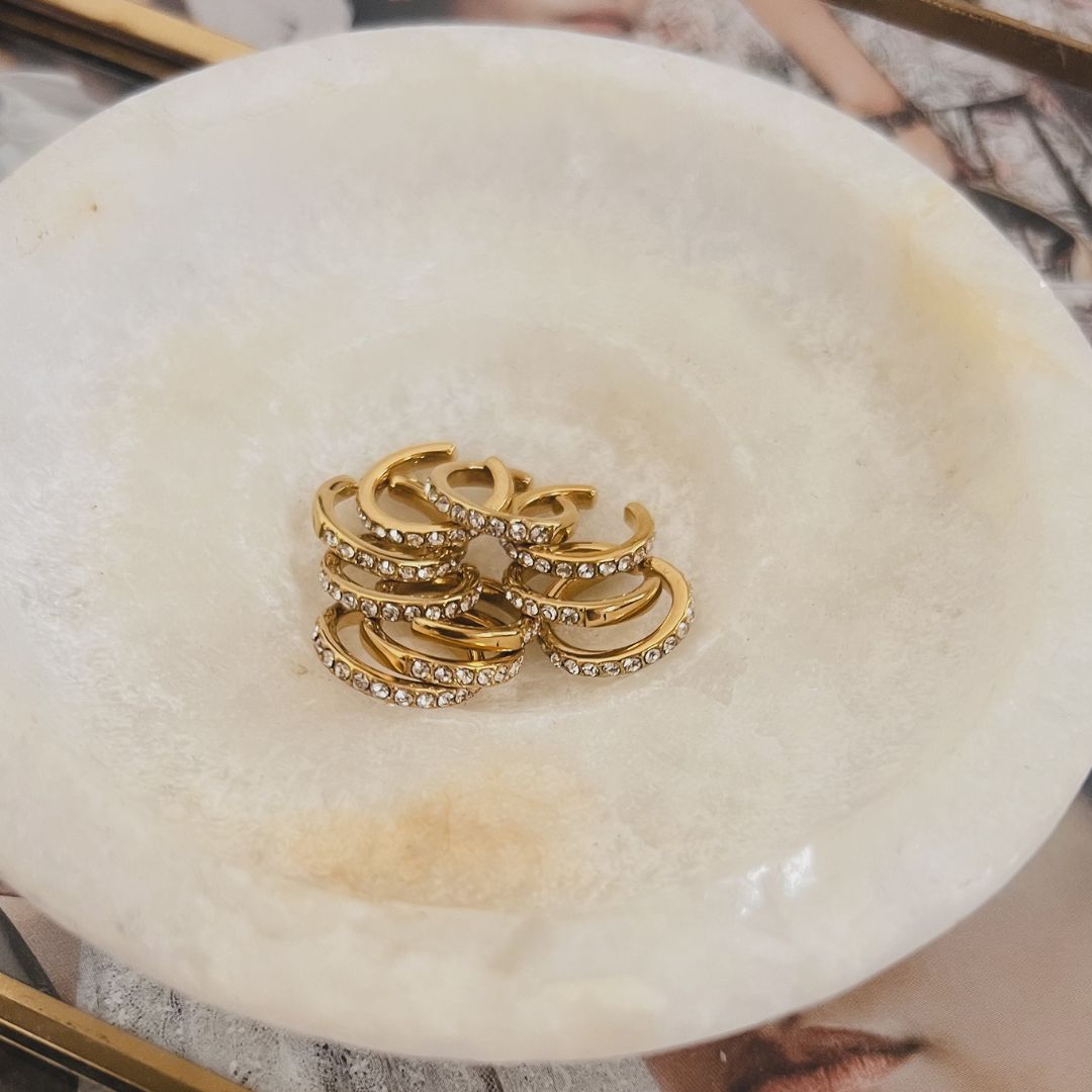 Classic earcuff met zirkonia steentjes | Stainless steel sieraden by Frances Falicia