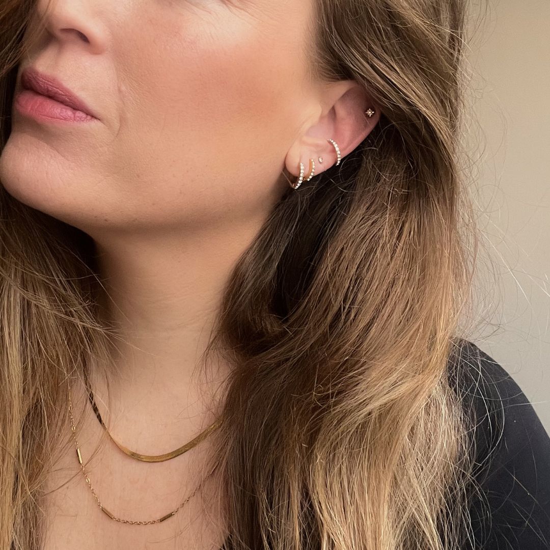 Classic earcuff met zirkonia steentjes | Stainless steel sieraden by Frances Falicia