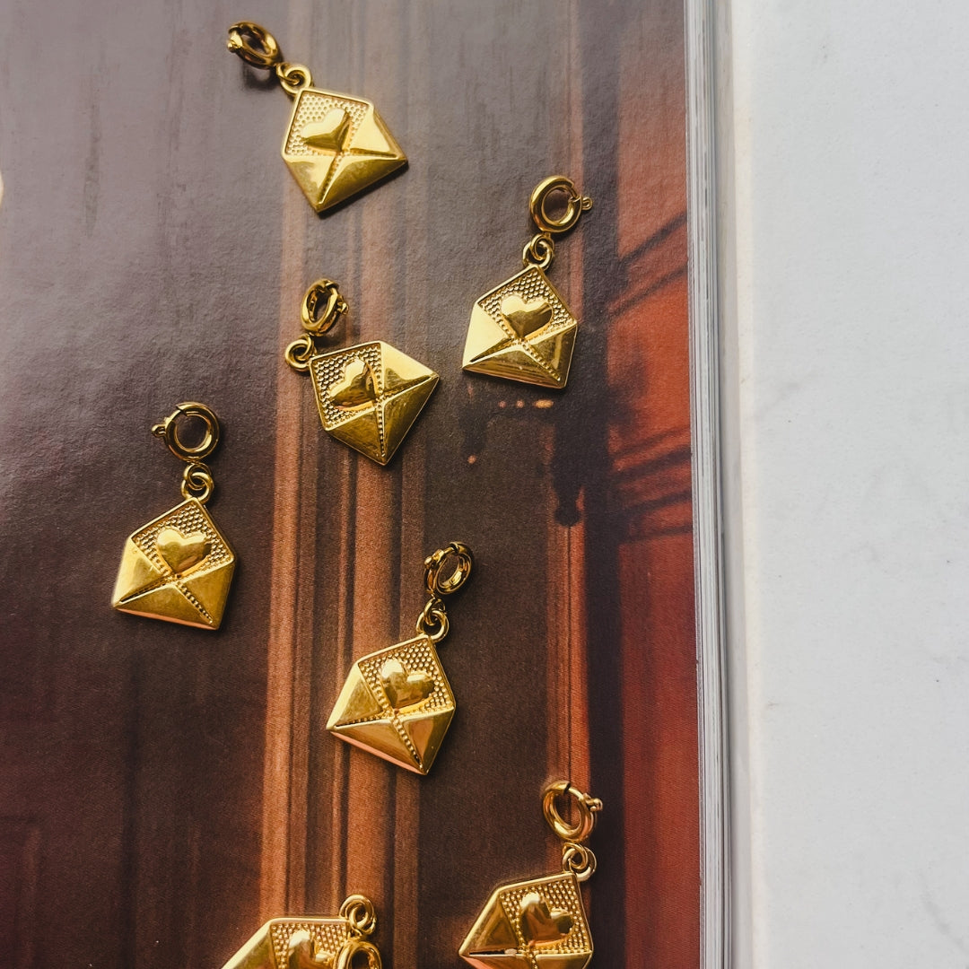 Love Letter Charm | Liefdesbrief bedel | The Charm Bar | Sieraden By Frances Falicia