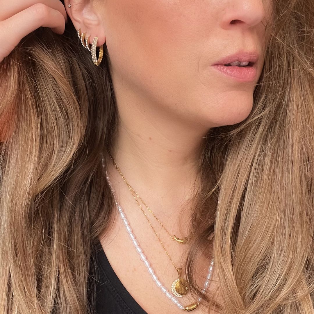 Almond hoops | Pearl | Stainless steel oorbellen By Frances Falicia