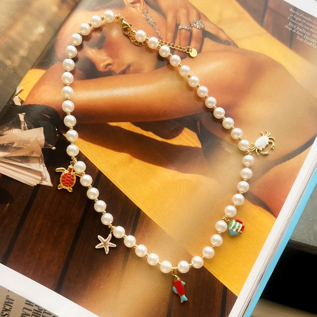 Salty Sparkle | Ketting met zeefiguren | Parelketting | Sealife charms | Sieraden By Frances Falicia