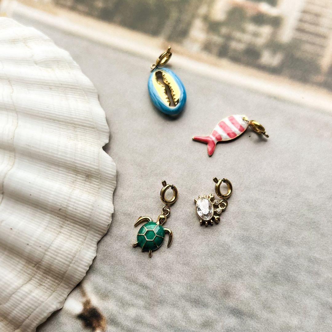 Ocean Echo Charm | Schelp bedel | Shell hangertje | seashell bedel | The Charm Bar | Sieraden By Frances Falicia