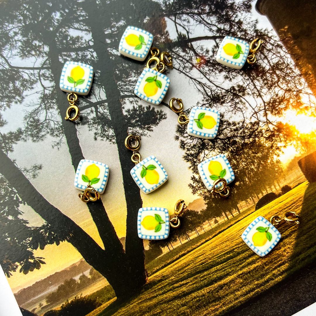 Tuscan Twist Charm | Bedeltjes | Vierkant bedeltje | tegeltje met citroen bedel | Sieraden By Frances Falicia