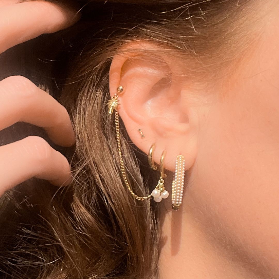 Almond hoops | Pearl | Stainless steel oorbellen By Frances Falicia