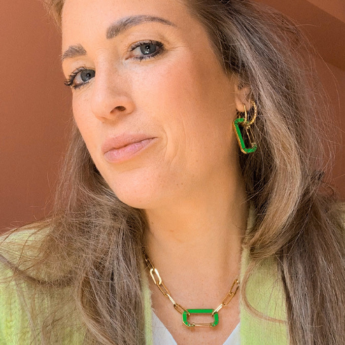Oval hoops met grote schakel | Groene oorbellen | Schakelketting met grote schakel | Frances Falicia