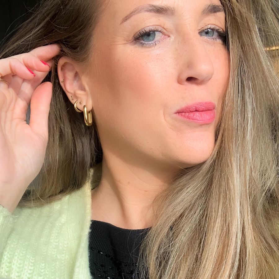 Oorbellen | Rectangle hoops | minimalistische oorknopjes | goldplated oorknopjes | By Frances Falicia