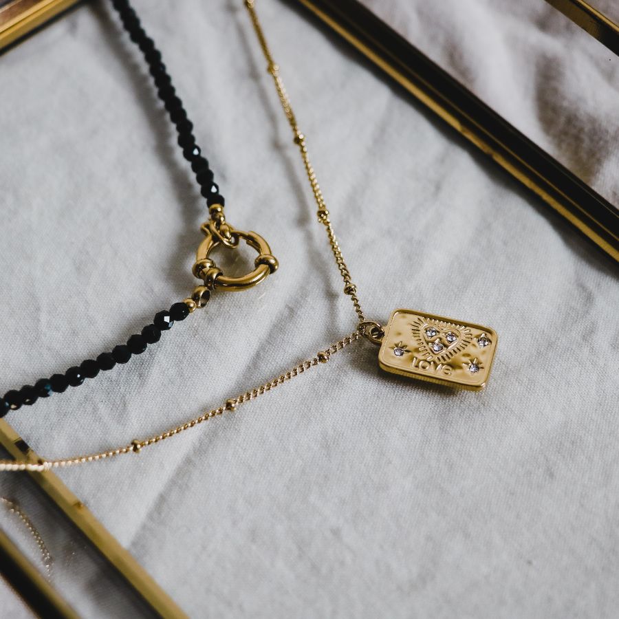 Selene choker ketting | halsketting | ketting met zwarte kralen | Goldplated | Stainless steel halskettingen | By Frances Falicia