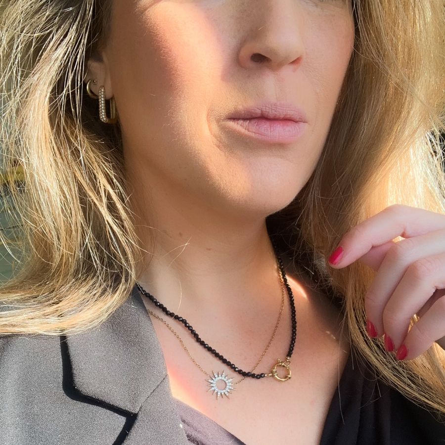 Selene choker ketting | halsketting | ketting met zwarte kralen | Goldplated | Zon ketting | Rectangle hoops | Stainless steel halskettingen | By Frances Falicia