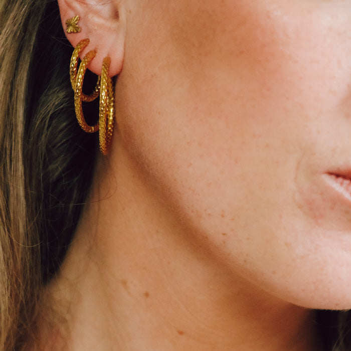 Bali Hoops | Ring | Vlinder oorbellen | Frances Falicia