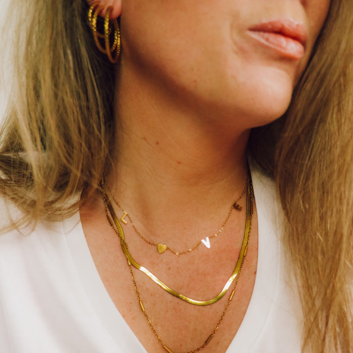 love ketting | vlinder oorbellen | bali hoops | Frances Falicia