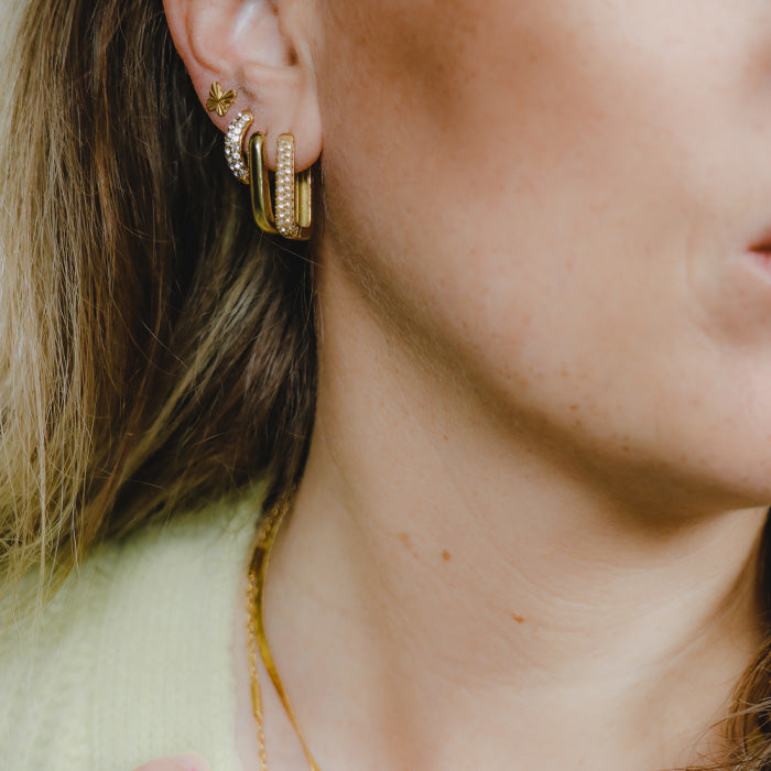 Pavé huggie hoops mini | Huggie oorbellen | 14 mm | Stainless steel oorbellen By Frances Falicia