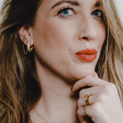 Oorknopjes met ketting | Frances Falicia