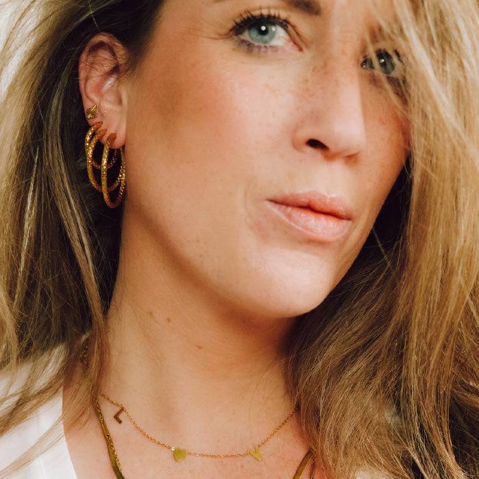 love ketting | vlinder oorbellen | bali hoops | Frances Falicia