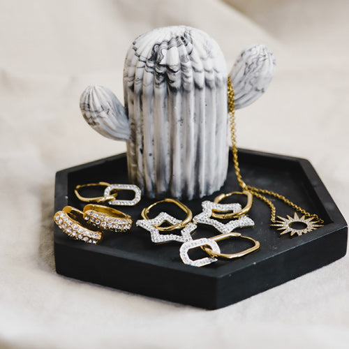 sieraden schaal | ringhouder | sieraden met zirkonia steentjes | Frances Falicia