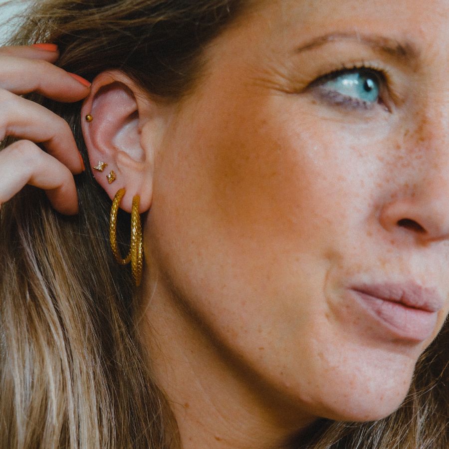 ster oorpiercing | bliksem piercing | Bali Hoops | Frances Falicia